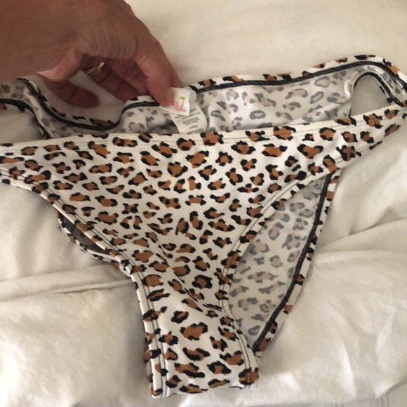 Rebel Beach Swim Suit - sz LG with 2 sz MD tops - Picture 12 of 12